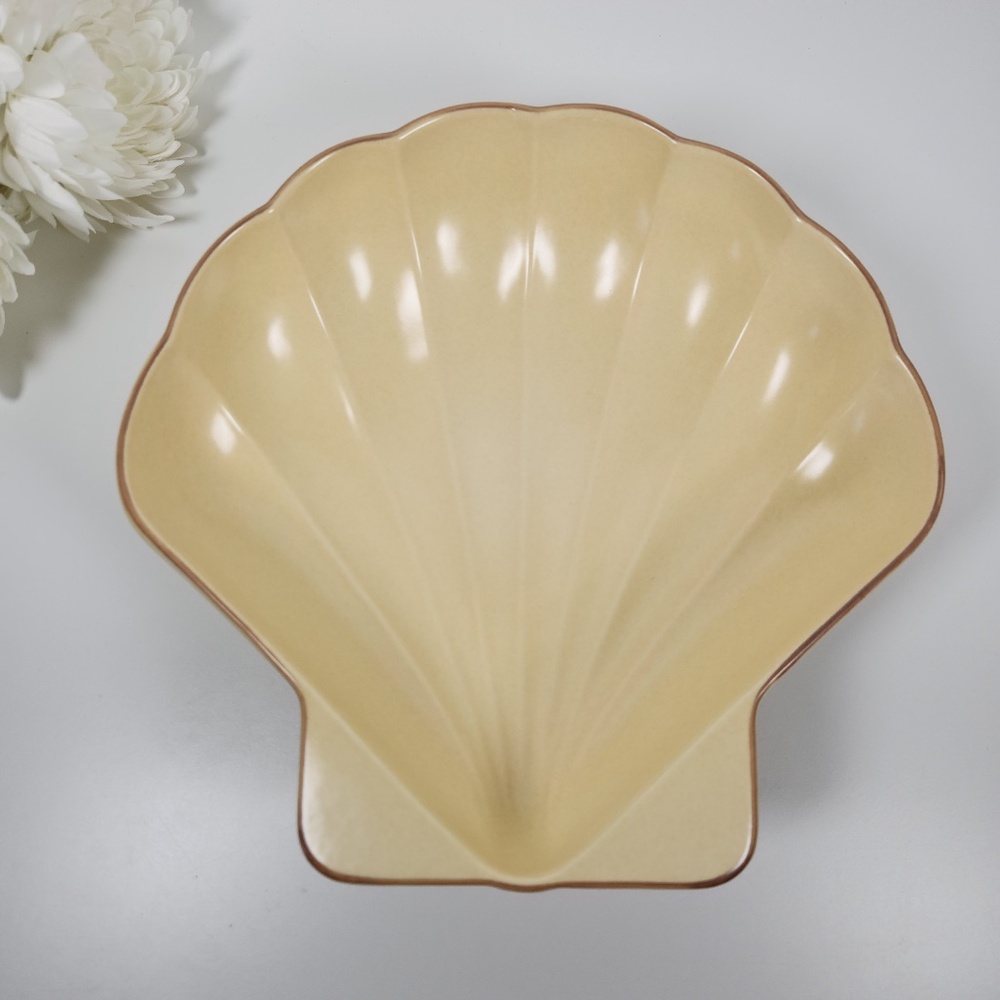 Vintage Pfaltzgraff Village Shell Shaped Stoneware Serving Bowl - Coastal- Beach